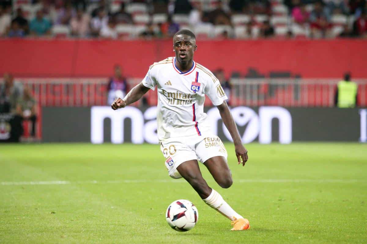 Un renfort tricolore : Sael Kumbedi rejoint le VfL Wolfsburg en prêt !