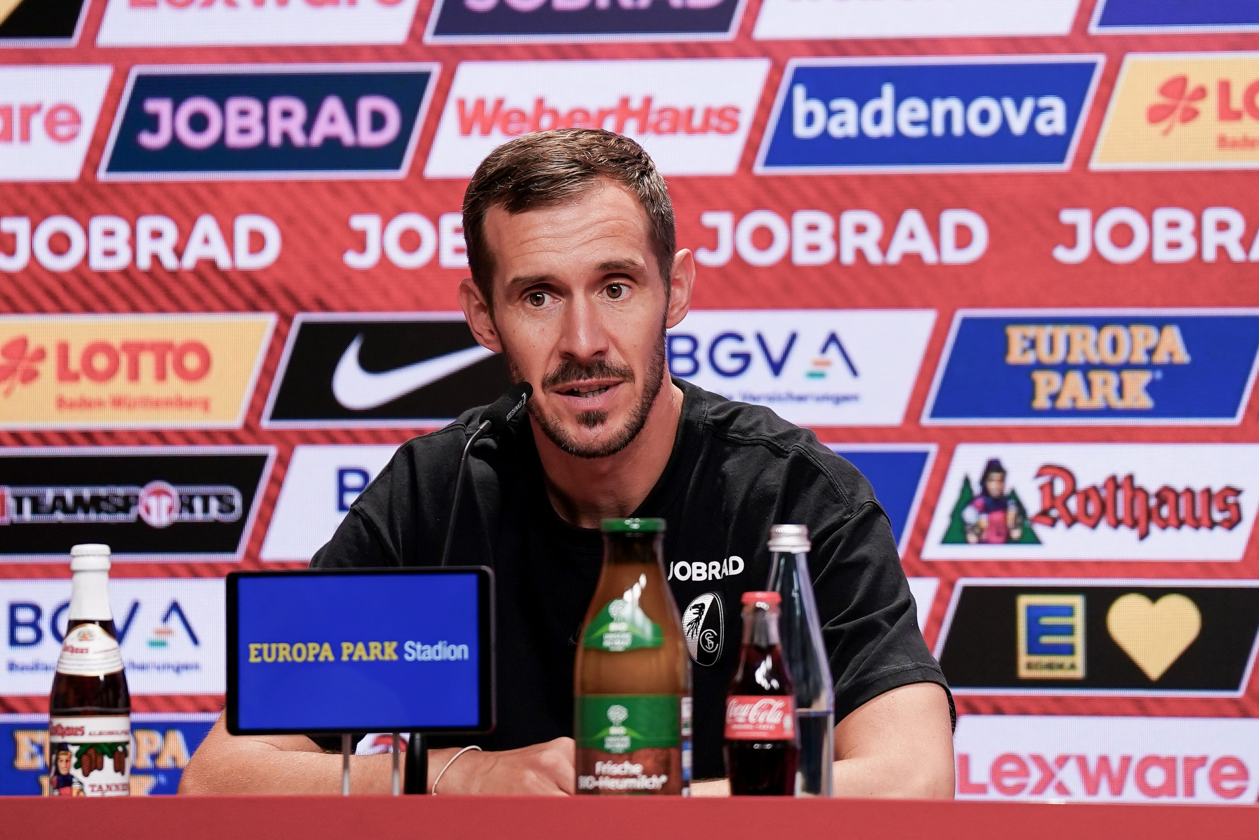 Coup d’arrêt brutal pour Freiburg : Schuster encaisse la leçon d’efficacité d’Augsburg