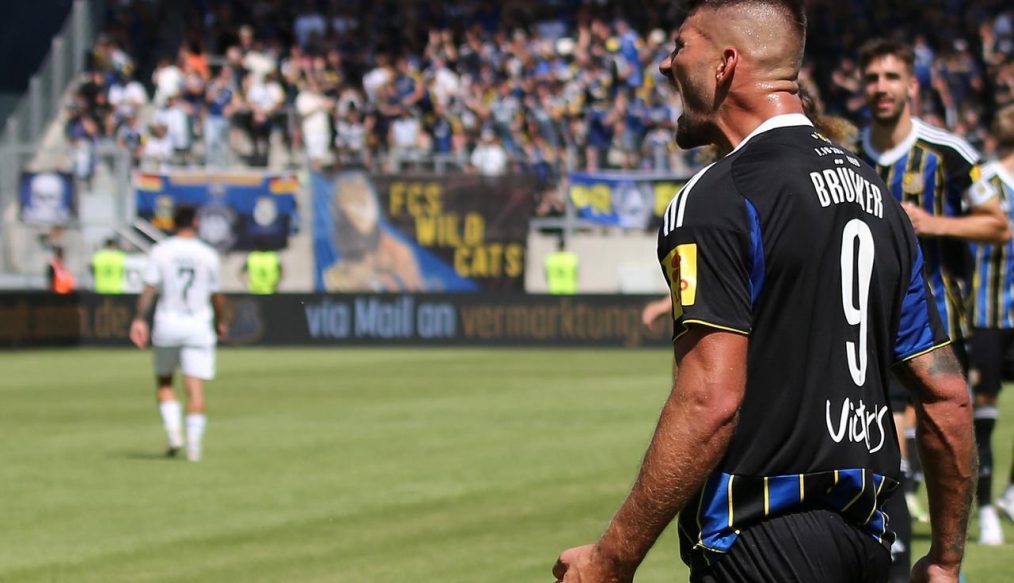 [VIDEO] Saarbrücken frôle la catastrophe face au Viktoria Köln mais s’impose grâce à un Brünker clinique !