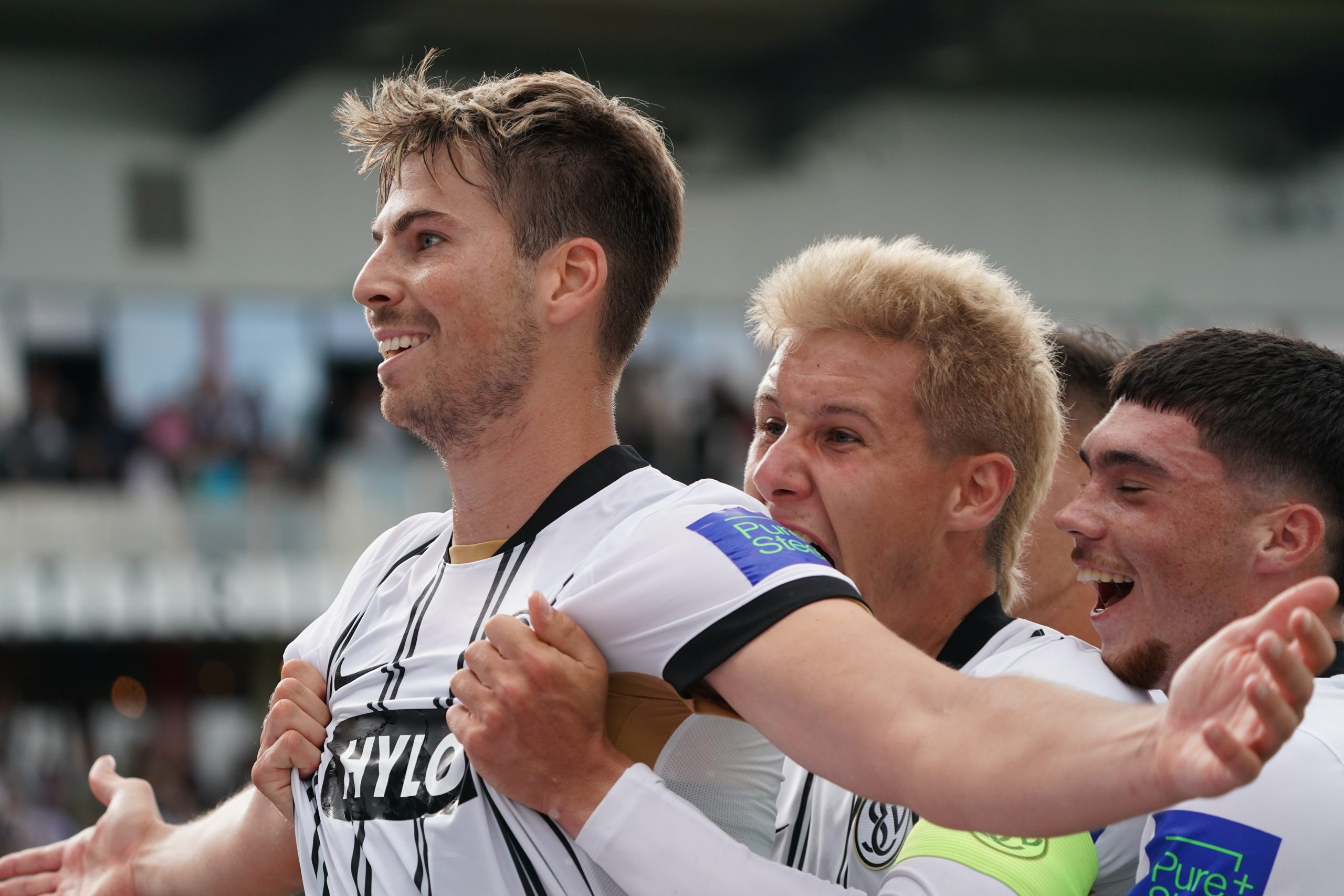 Elversberg crucifie Nürnberg à la dernière minute grâce à un coup de tête de Rohr !