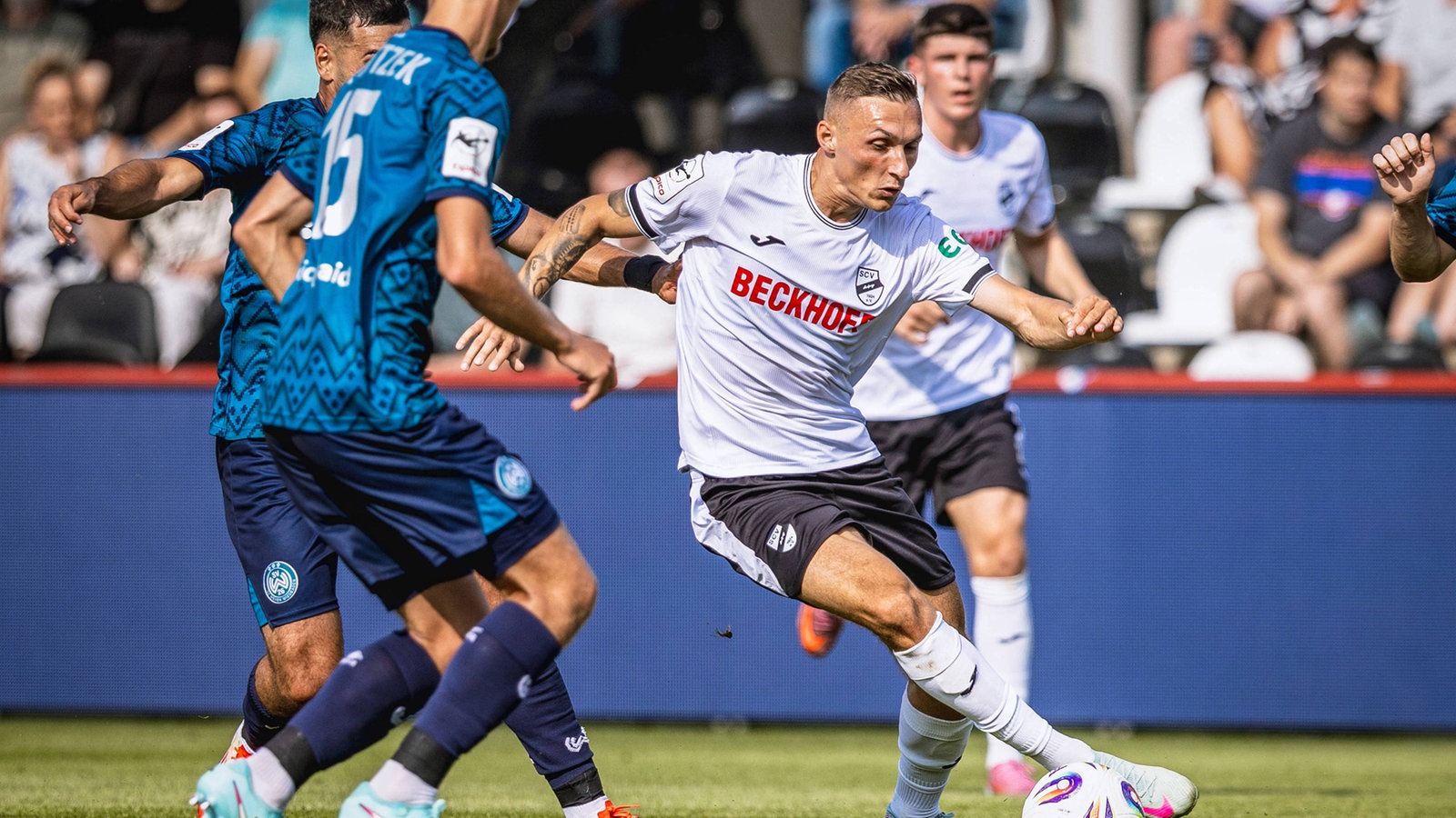 [VIDEO] Verl a retourné la situation pour accrocher Wiesbaden !