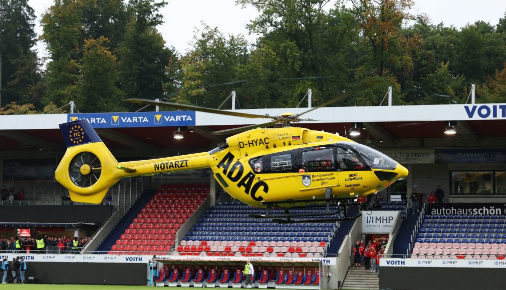 Scène dramatique à Heidenheim : un spectateur transporté en urgence