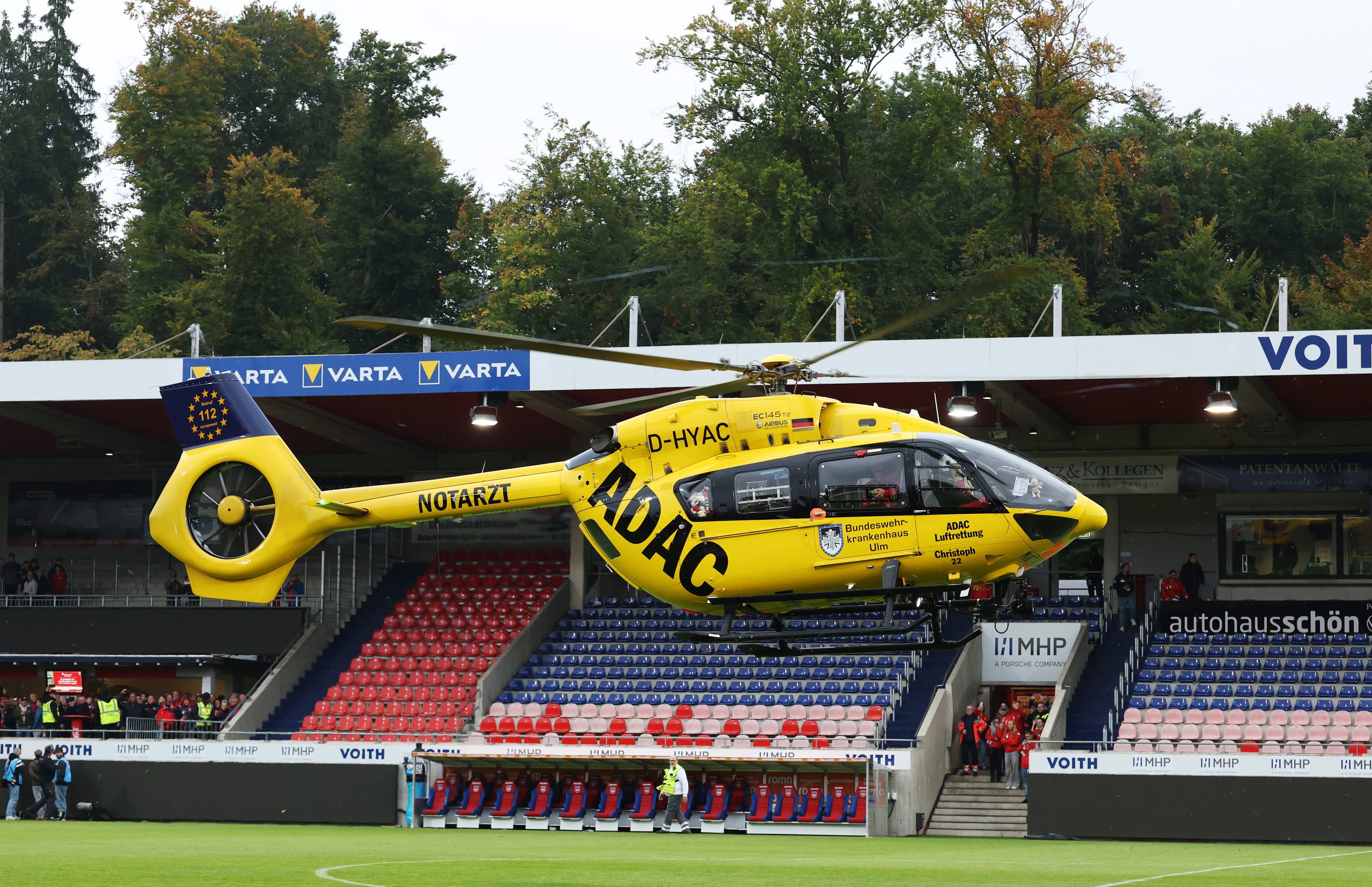 Scène dramatique à Heidenheim : un spectateur transporté en urgence