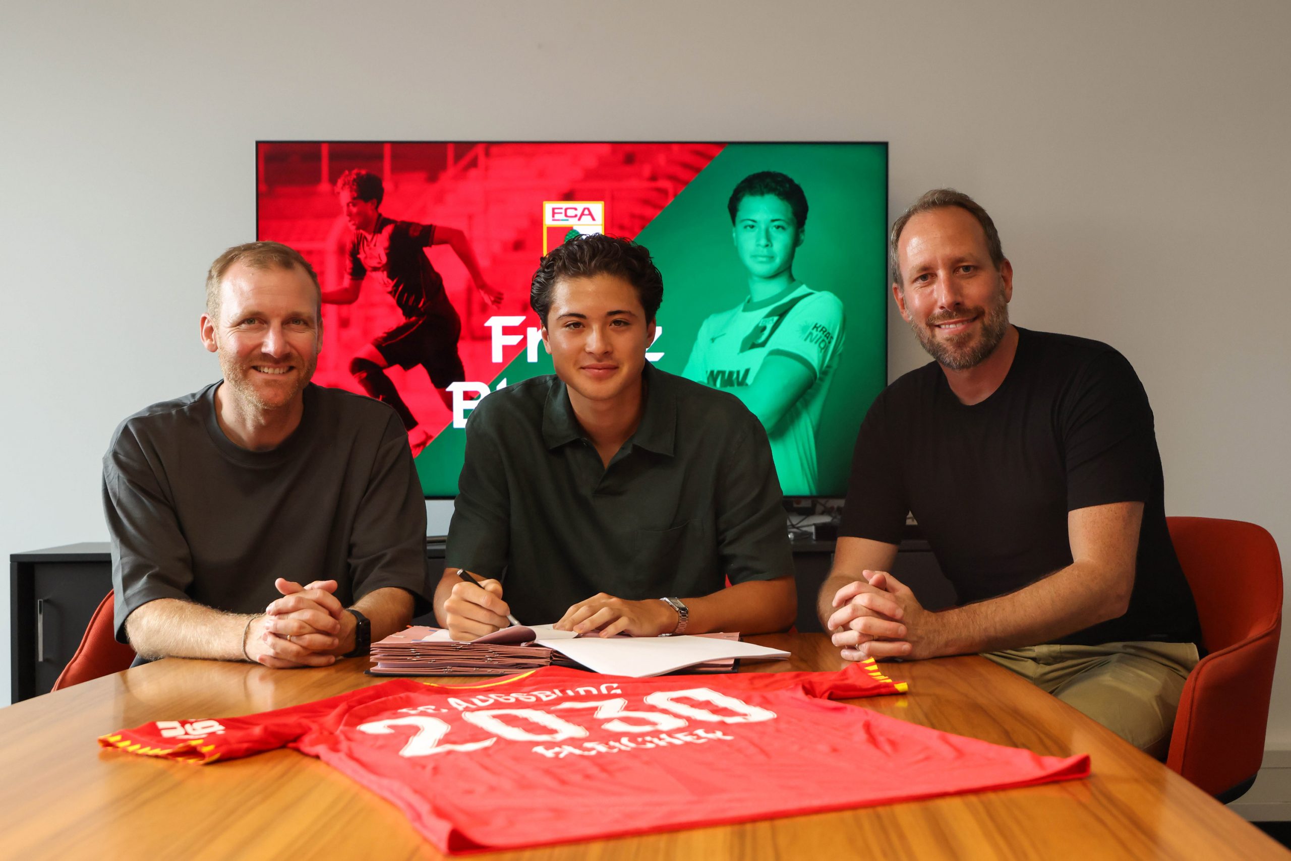 Le FC Augsburg verrouille son joyau local : Franz Xaver Bleicher signe jusqu’en 2030