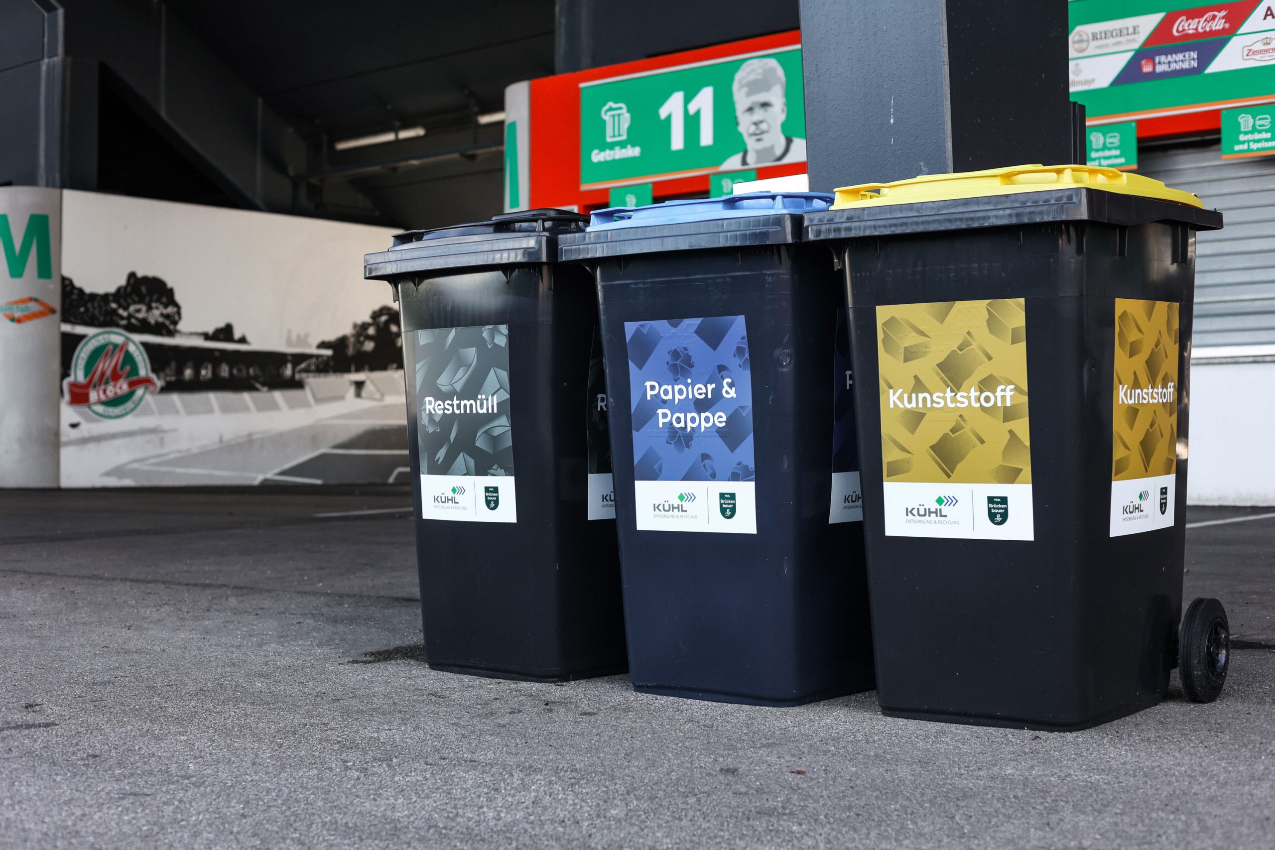 Le FC Augsburg lance un nouveau concept de tri des déchets à la WWK ARENA