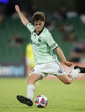 OFFICIEL : Schalke 04 mise sur l’avenir avec le jeune Australien Dylan Leonard !