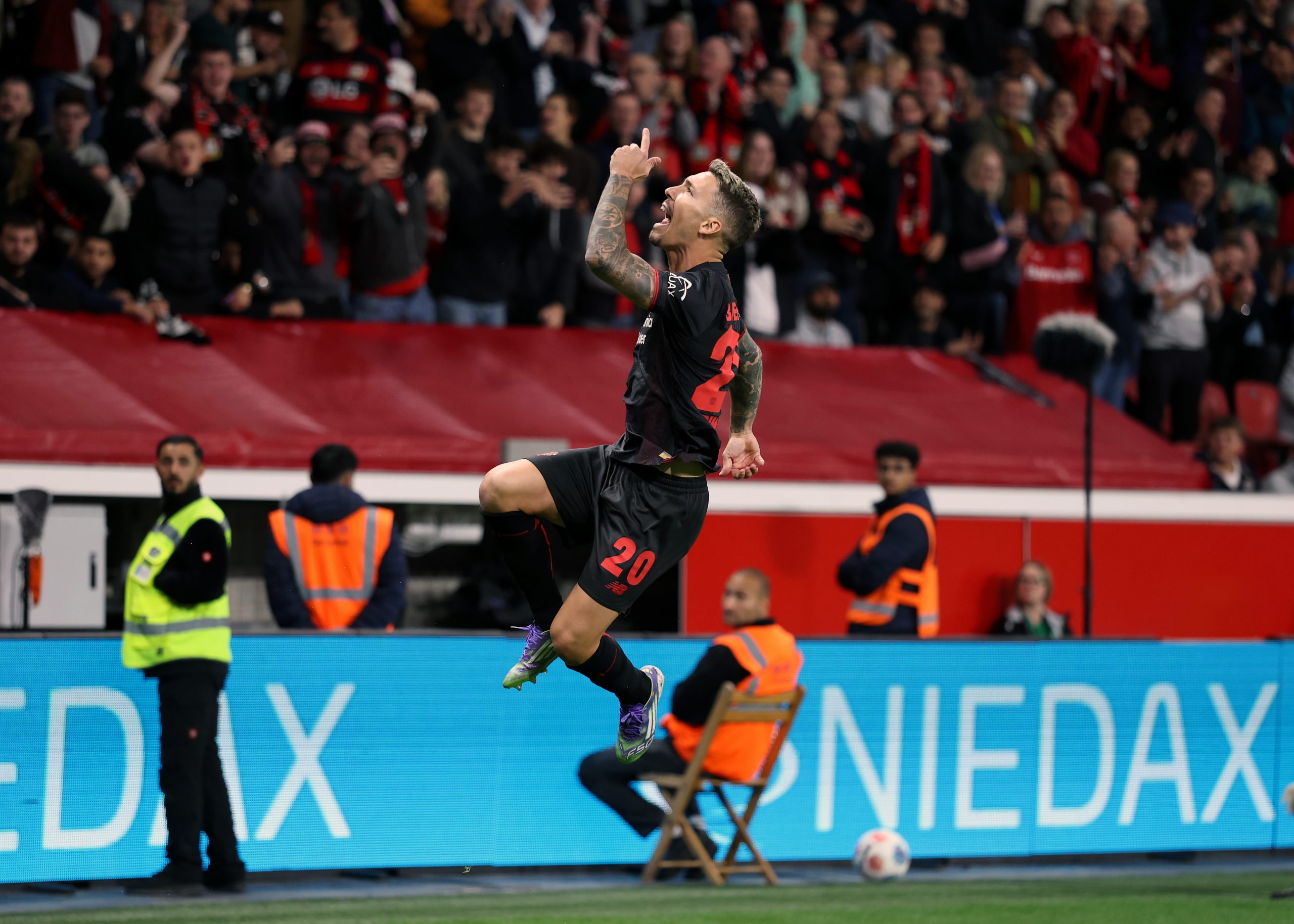 Leverkusen veut sécuriser son joyau : une prolongation en vue pour Alejandro Grimaldo ?