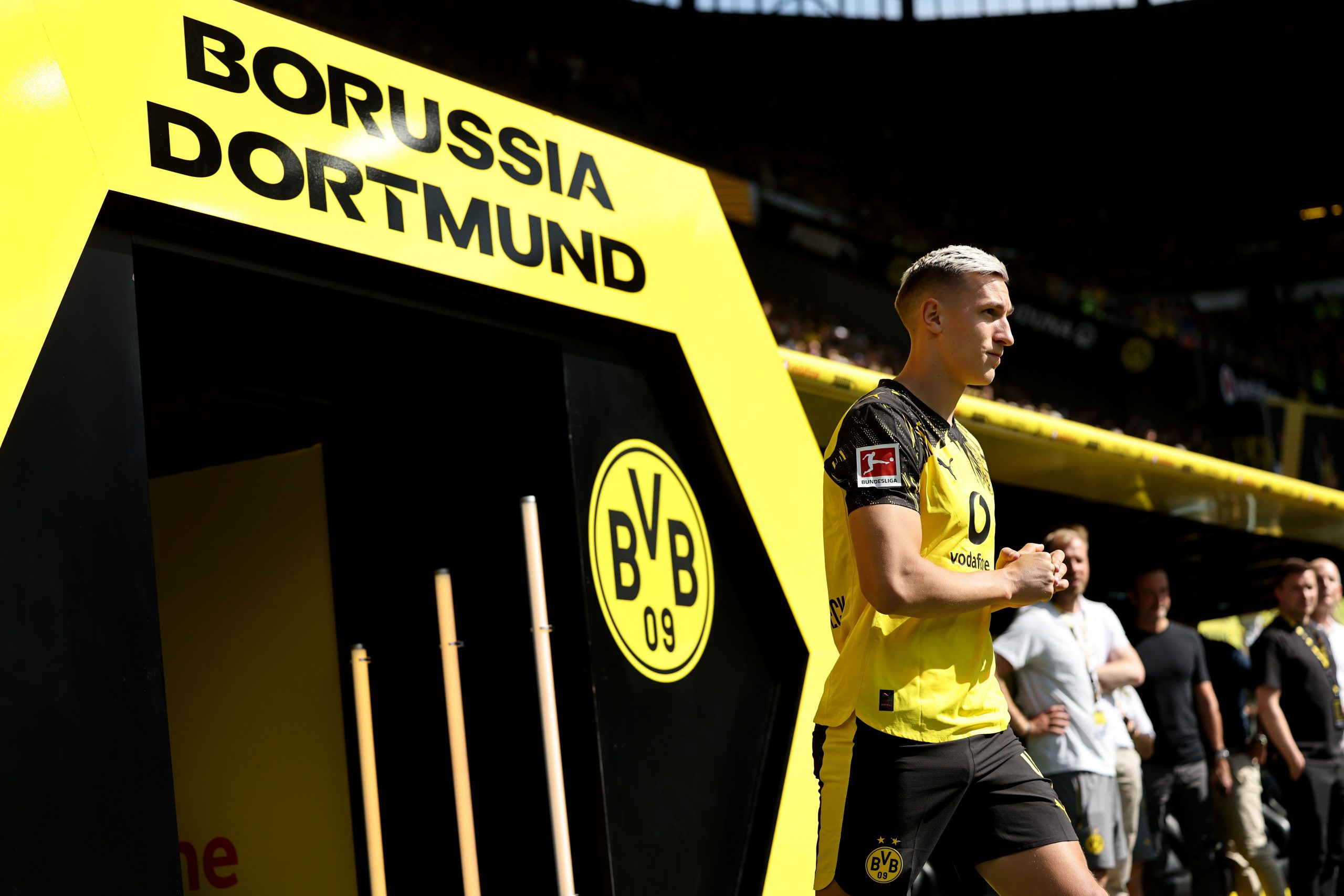 Un retour attendu : Nico Schlotterbeck bientôt de retour avec le Borussia Dortmund