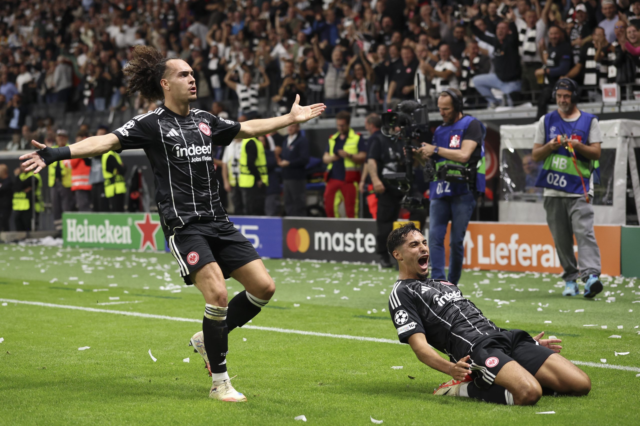 Frankfurt renverse Galatasaray et signe un retour tonitruant en Ligue des Champions !