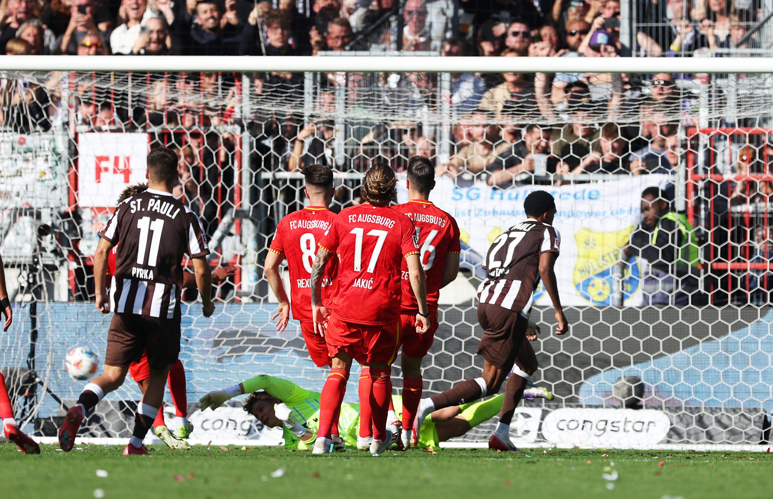Sankt Pauli renverse Augsburg et signe un départ historique ! Sankt Pauli renverse Augsburg et signe un départ historique !