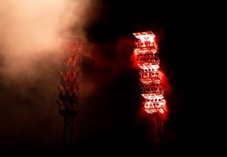 Fête gâchée à Rostock : un enfant gravement touché par la pyrotechnie au stade