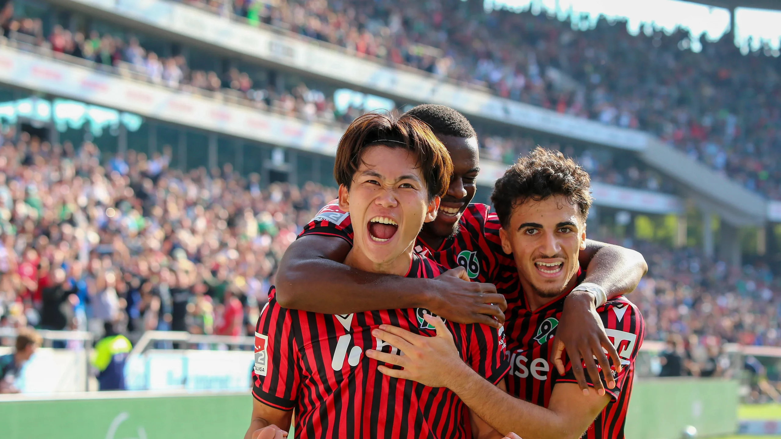 Le Hannover 96 renverse Bielefeld et retrouve le chemin de la victoire Le Hannover 96 renverse Bielefeld et retrouve le chemin de la victoire