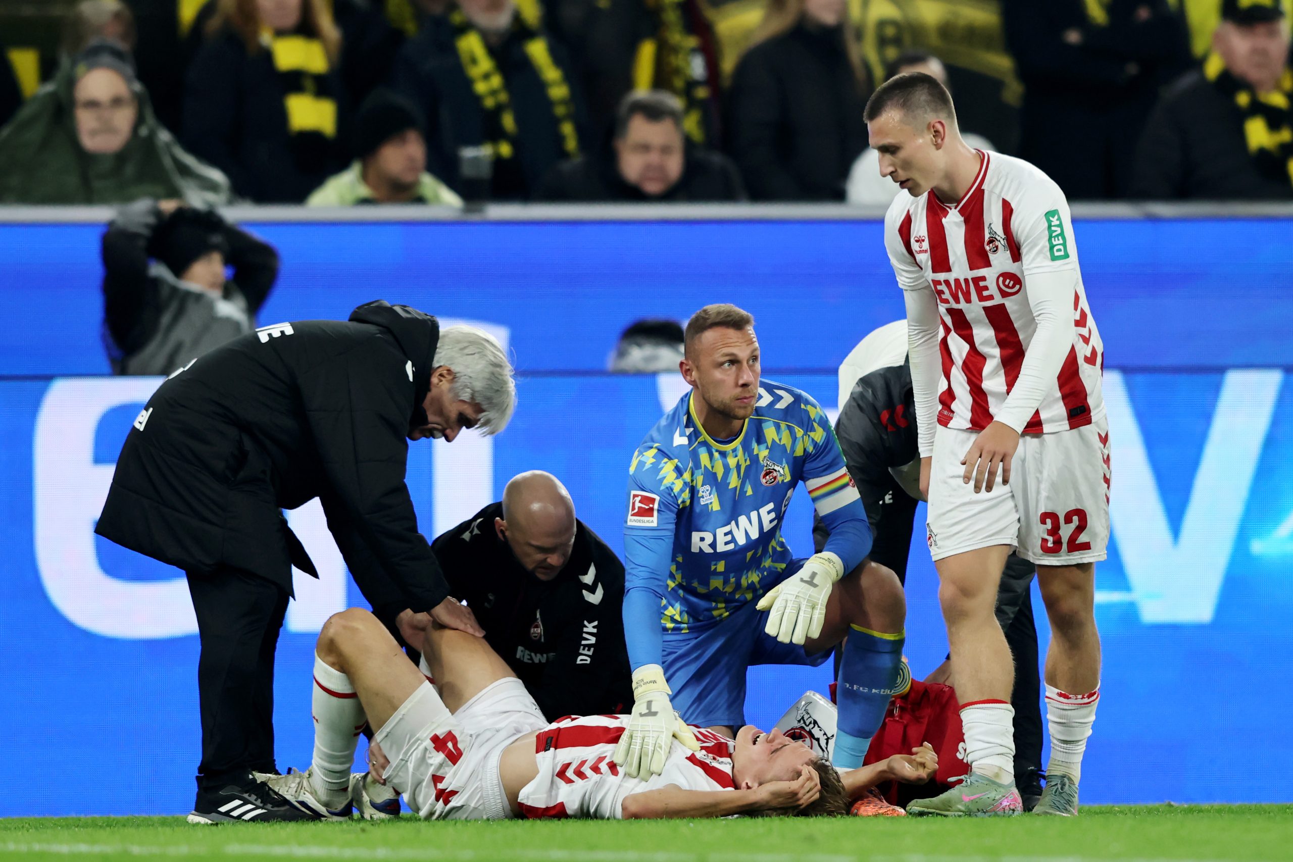 Coup dur pour Köln : Timo Hübers gravement blessé au genou