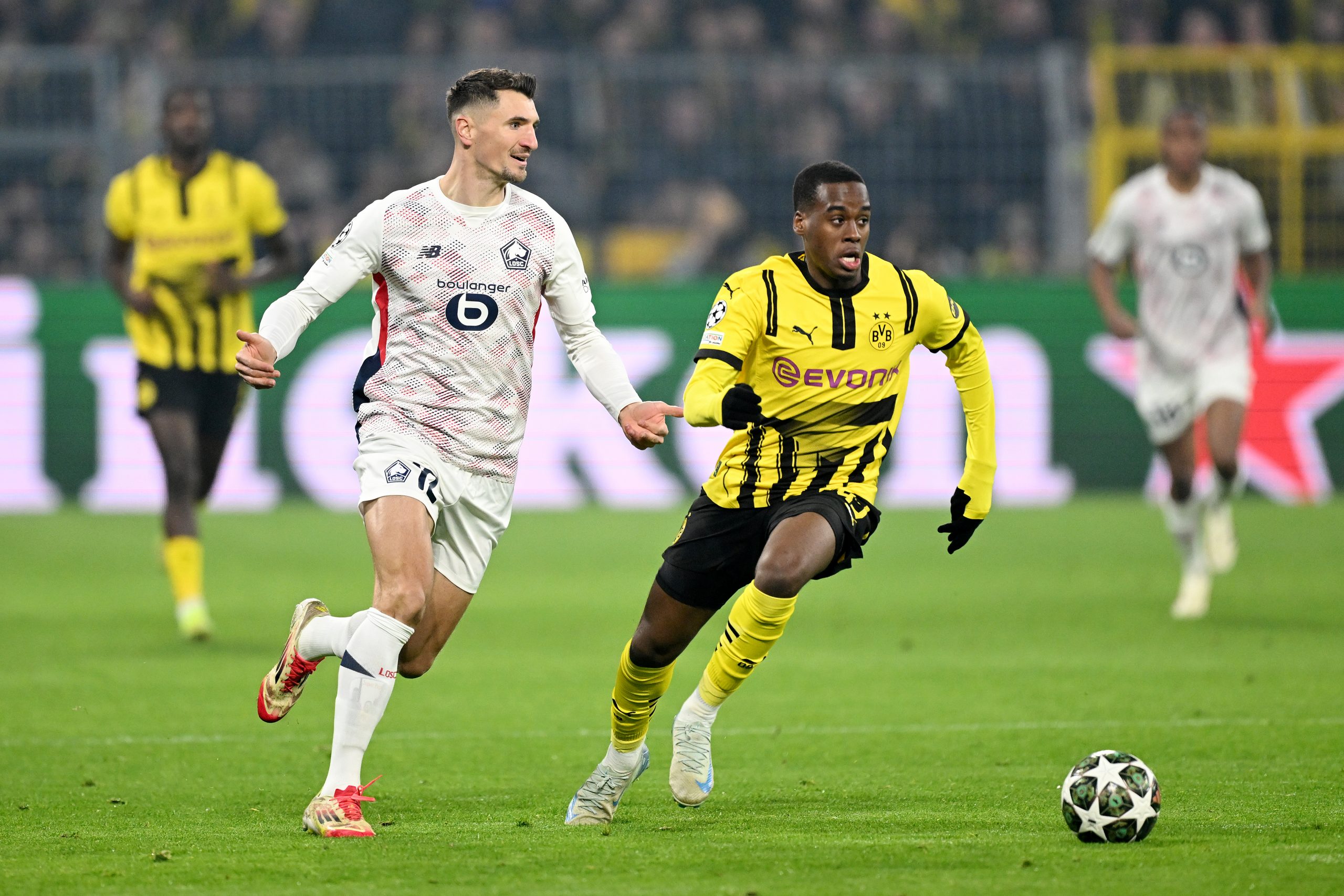 Un jeune espoir du Borussia Dortmund prêt à quitter le club dès cet hiver ?
