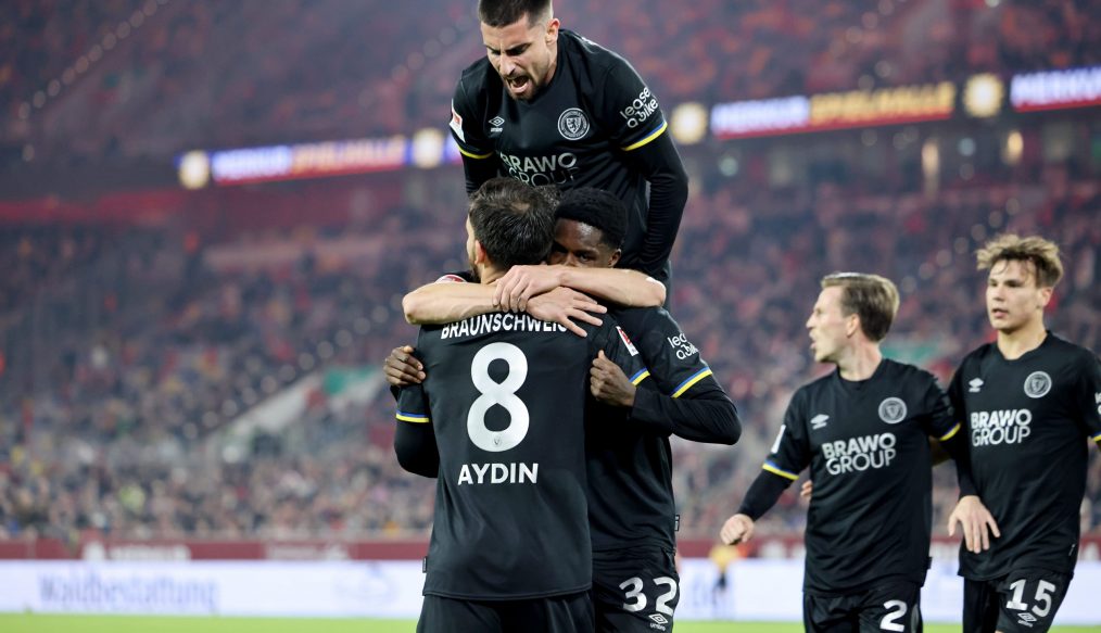 Braunschweig réussit un coup parfait à Düsseldorf et met fin à sa spirale négative !