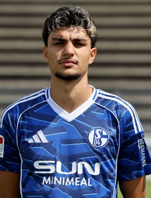 Un jeune défenseur de Schalke 04 sur les radars de la Roma !