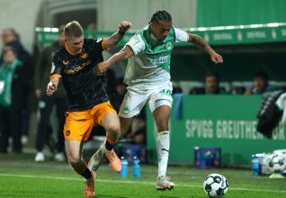 David Abrangao signe son premier contrat professionnel avec Greuther Fürth !