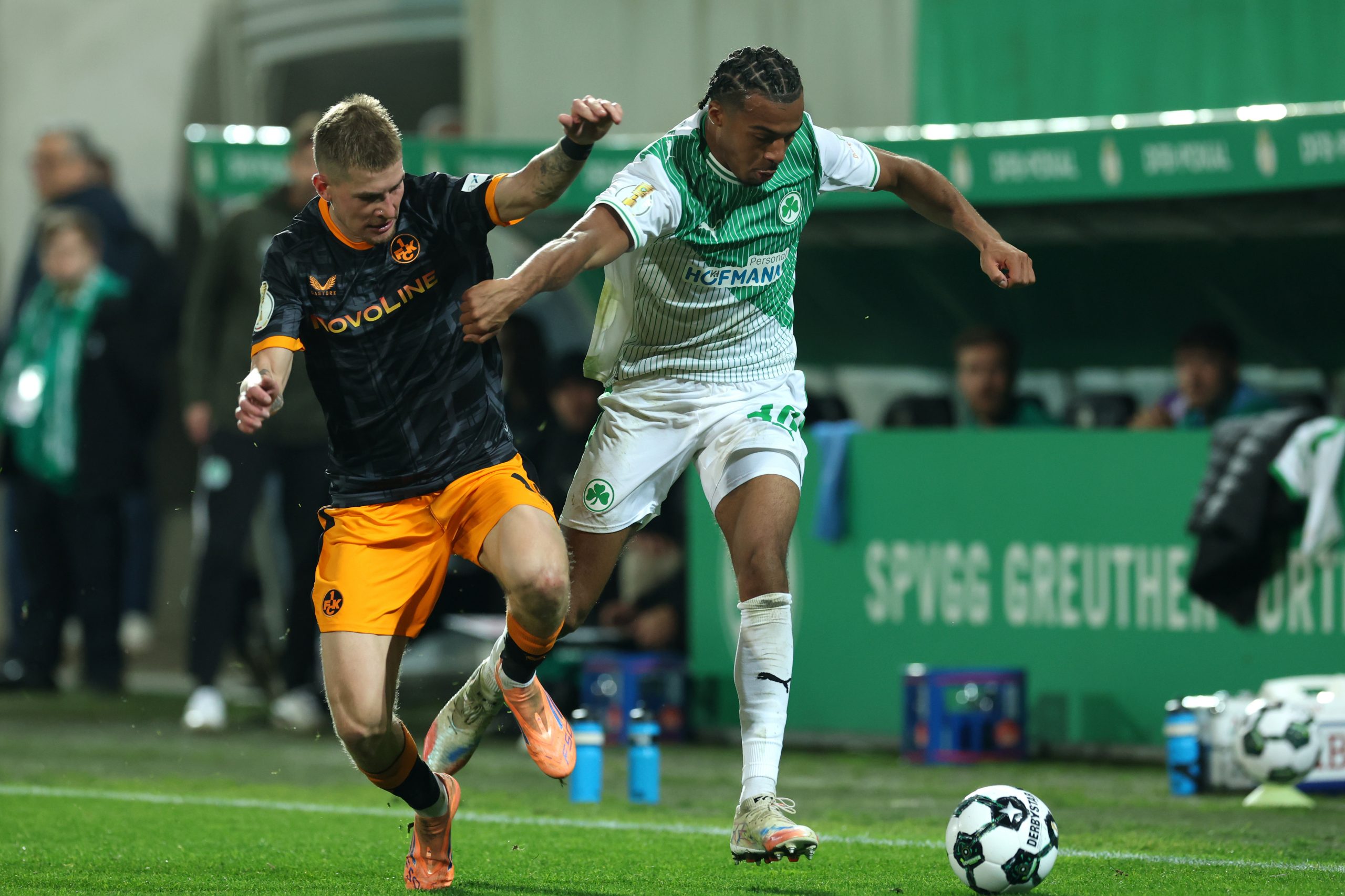 David Abrangao signe son premier contrat professionnel avec Greuther Fürth ! David Abrangao signe son premier contrat professionnel avec Greuther Fürth !