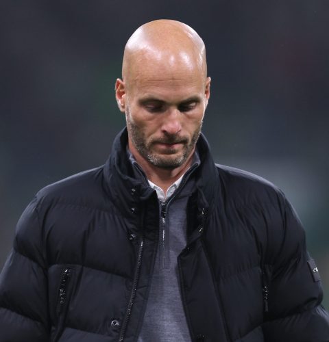 Officiel : Le VfL Wolfsburg se sépare de Paul Simonis, deux pistes évoqués pour la suite !