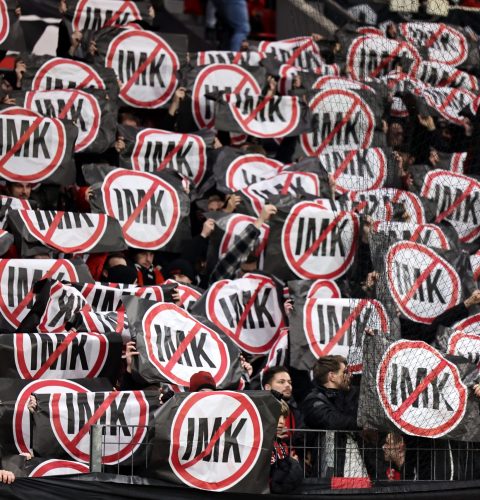 Après des semaines de colère dans les tribunes, les ministres reculent : que va changer la nouvelle ligne sur la sécurité dans les stades allemands ?