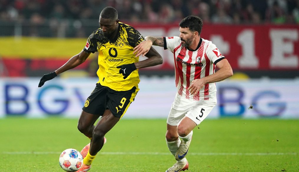 Dortmund craque en infériorité numérique et laisse filer la victoire à Freiburg !